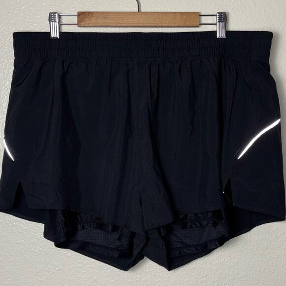 NWT Fabletics Perforated Run Shorts 5" Reflective Women's Size XXL/1X Black - Picture 6 of 16